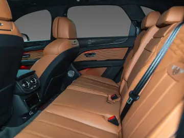 Bentayga Azure V8 |Black Line|Touring Spec|22