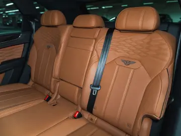 Bentayga Azure V8 |Black Line|Touring Spec|22