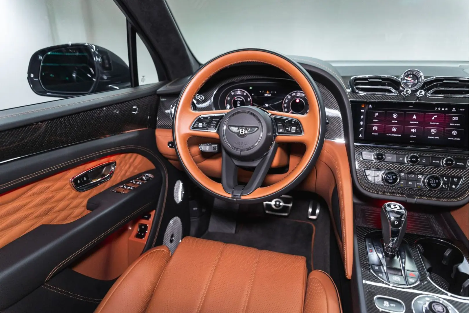 Bentayga Azure V8 |Black Line|Touring Spec|22