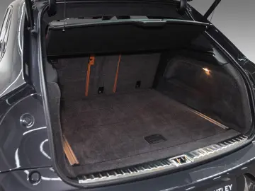 Bentayga Azure V8 |Black Line|Touring Spec|22