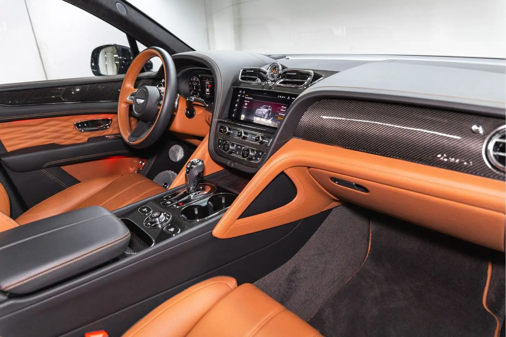 Bentayga Azure V8 |Black Line|Touring Spec|22