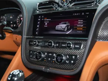 Bentayga Azure V8 |Black Line|Touring Spec|22