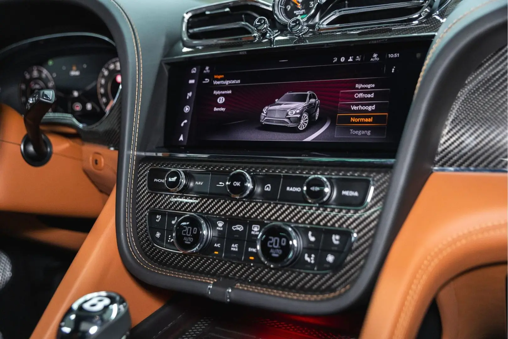 Bentayga Azure V8 |Black Line|Touring Spec|22