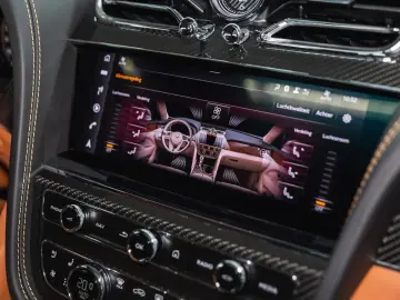 Bentayga Azure V8 |Black Line|Touring Spec|22