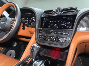 Bentayga Azure V8 |Black Line|Touring Spec|22