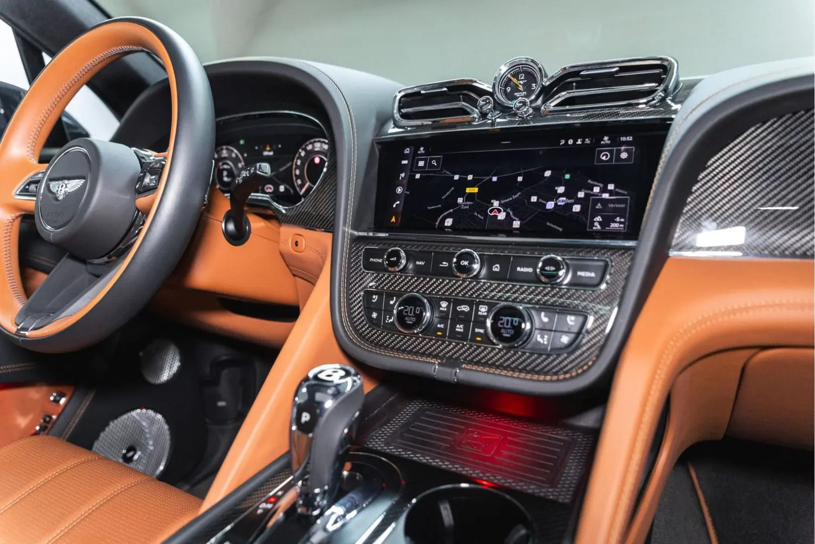 Bentayga Azure V8 |Black Line|Touring Spec|22