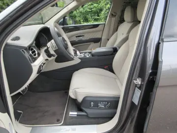 Bentayga 4.0 V8 S 4WD Autom./Ceramic Brakes/Naim