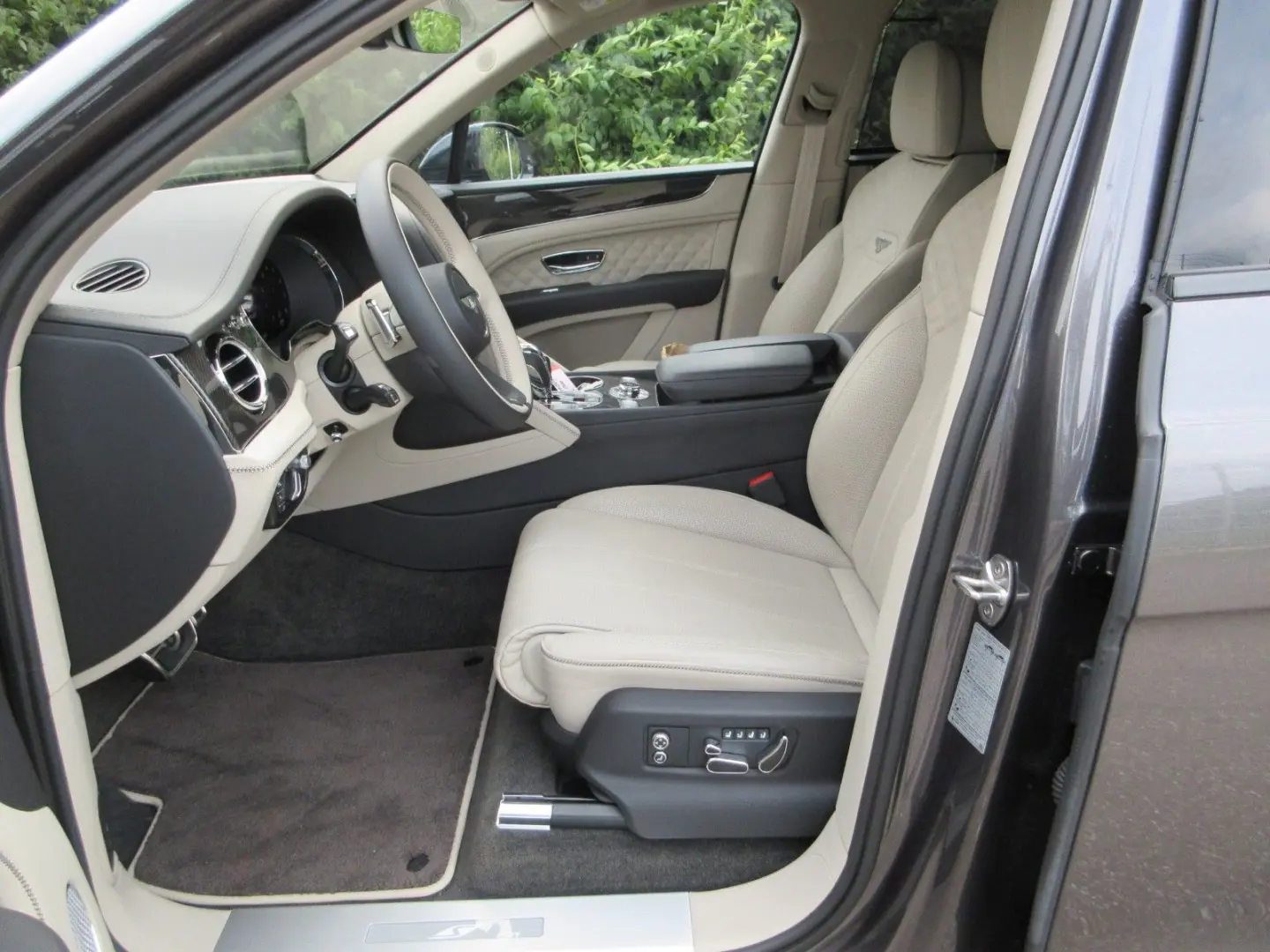 Bentayga 4.0 V8 S 4WD Autom./Ceramic Brakes/Naim