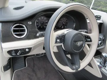 Bentayga 4.0 V8 S 4WD Autom./Ceramic Brakes/Naim