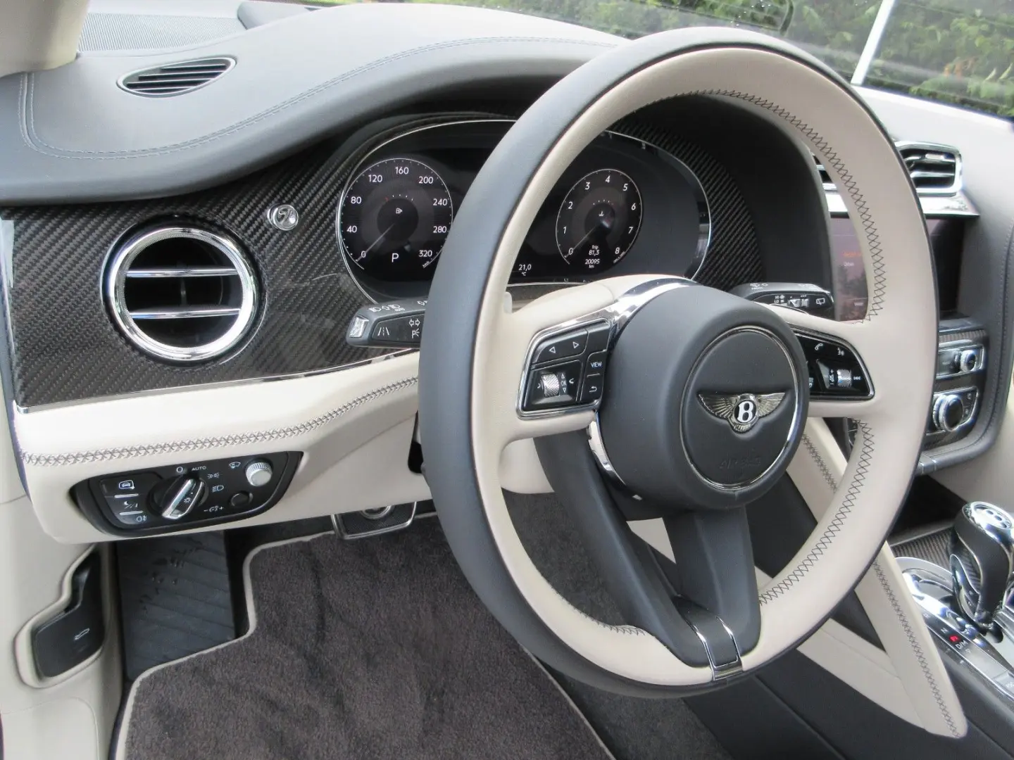 Bentayga 4.0 V8 S 4WD Autom./Ceramic Brakes/Naim