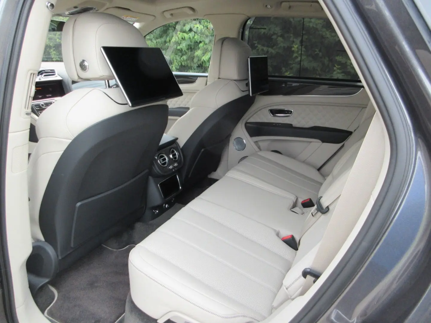 Bentayga 4.0 V8 S 4WD Autom./Ceramic Brakes/Naim