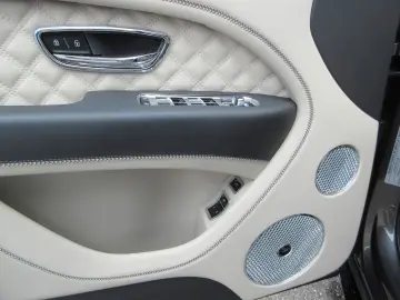 Bentayga 4.0 V8 S 4WD Autom./Ceramic Brakes/Naim