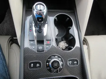 Bentayga 4.0 V8 S 4WD Autom./Ceramic Brakes/Naim