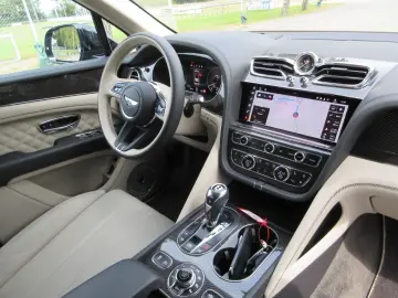 Bentayga 4.0 V8 S 4WD Autom./Ceramic Brakes/Naim