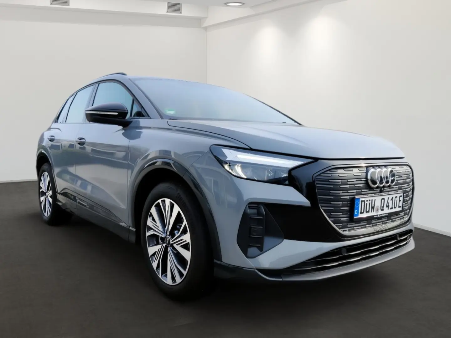 Q4 50 e-tron quattro Pano MMI Navi AHK Optikpak.
