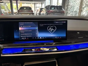 740d xDrive M Sport~PANO SKY~KAMERA 360~HEAD-UP