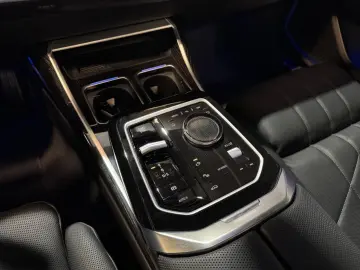740d xDrive M Sport~PANO SKY~KAMERA 360~HEAD-UP