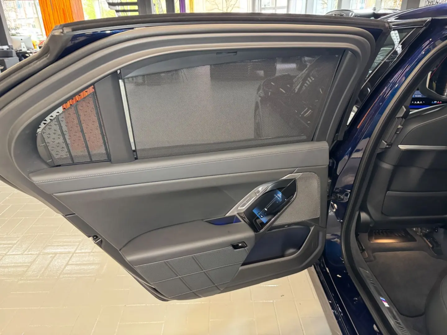 740d xDrive M Sport~PANO SKY~KAMERA 360~HEAD-UP