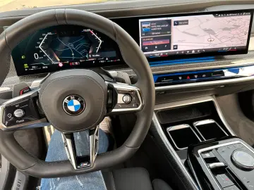 740d x-Drive M-Sport Paket B&W Panorama