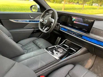 740d x-Drive M-Sport Paket B&W Panorama