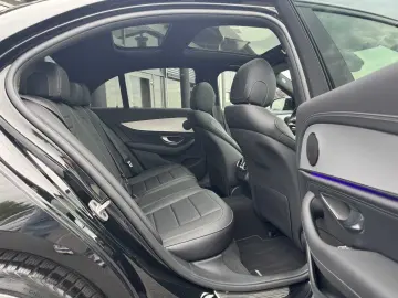 E 220d AMG+Pano+Distr+Multibeam+RFK+Night