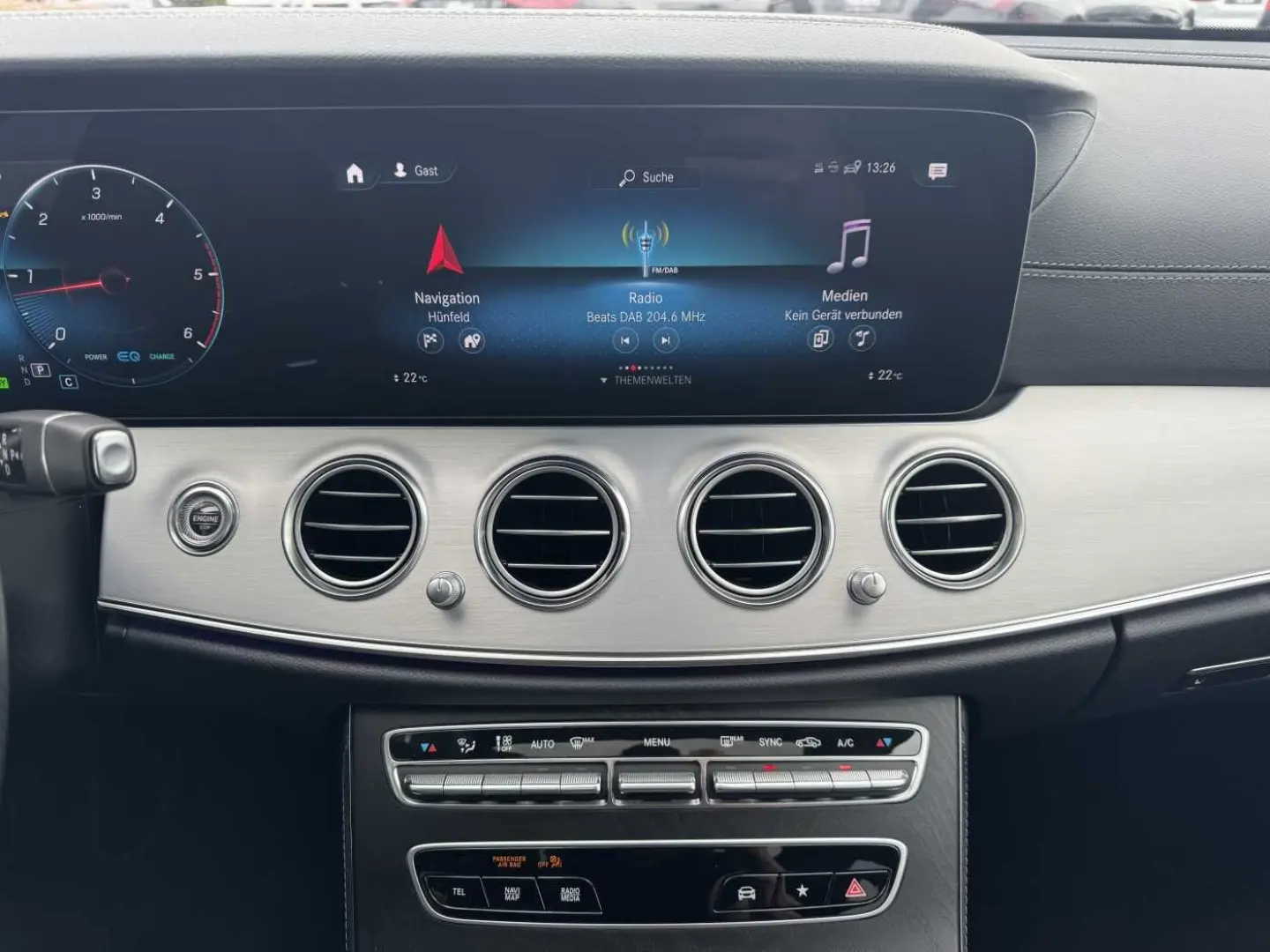 E 220d AMG+Pano+Distr+Multibeam+RFK+Night