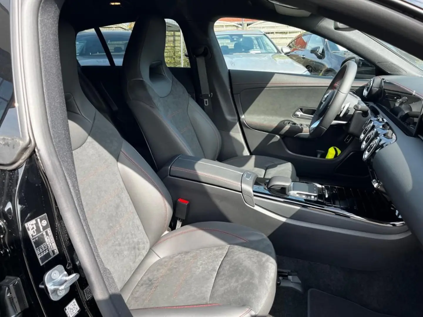 CLA 250 e SB +AMG+SHZ+PDC+Night+S-Sitz+KAM+SpurH