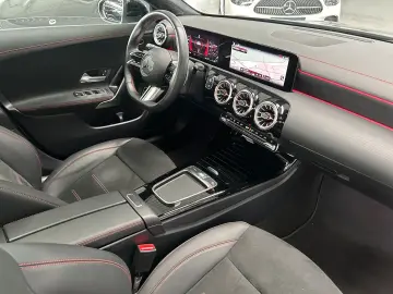 CLA 250 4M AMG PREMIUM-PANORAMA-AHK-MULTIBEAM