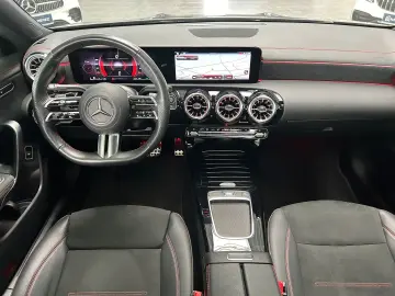 CLA 250 4M AMG PREMIUM-PANORAMA-AHK-MULTIBEAM