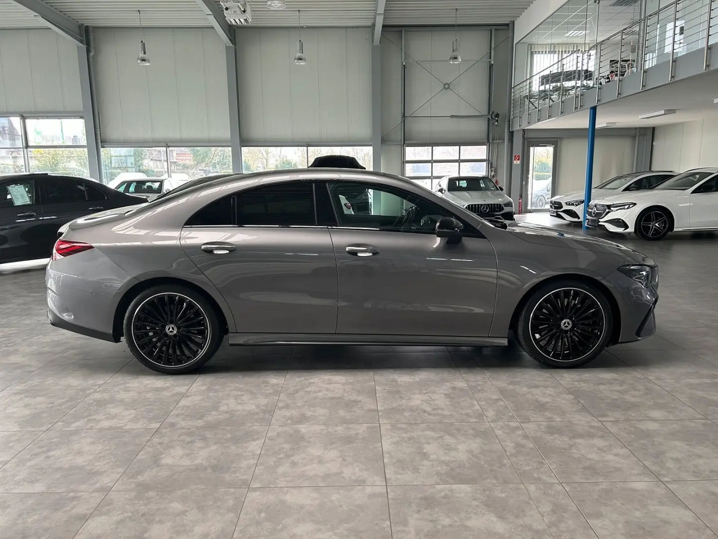 CLA 250 4M AMG PREMIUM-PANORAMA-AHK-MULTIBEAM