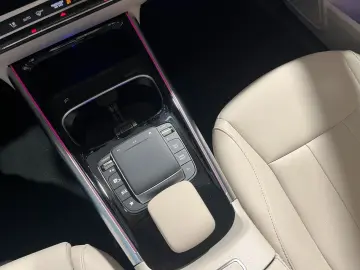 GLA 200d 8G-DCT Progres. NAVI Leder PDCv+h Tempo