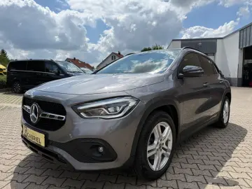 GLA 200 d 4Matic Progressive LED Navi Pano Leder