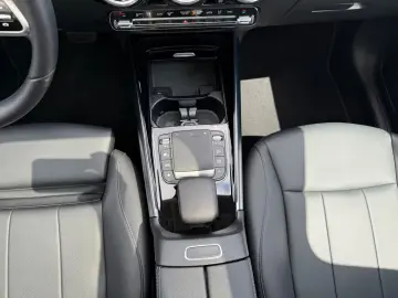GLA 200 d 4Matic Progressive LED Navi Pano Leder