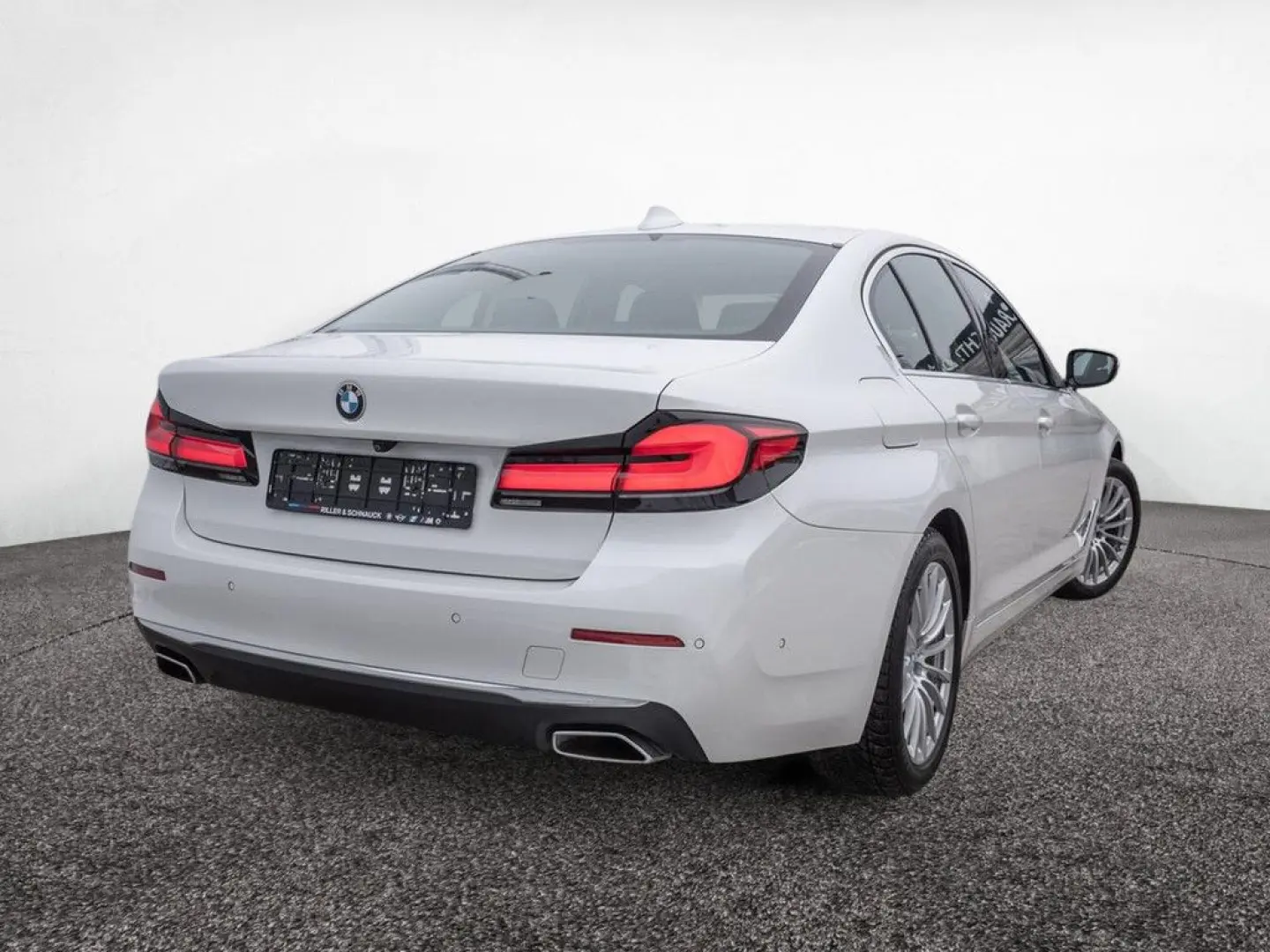 520d Luxury Line LASER+HUD+AHK+LEDER+eGSD+ACC+
