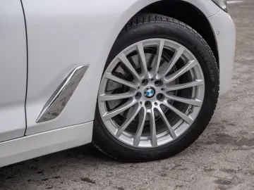 520d Luxury Line LASER+HUD+AHK+LEDER+eGSD+ACC+