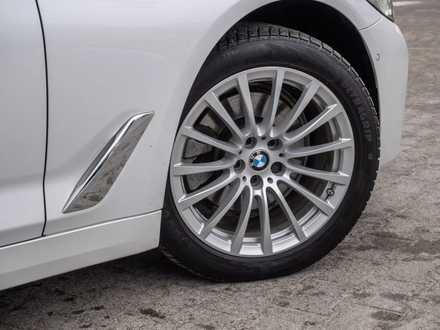 520d Luxury Line LASER+HUD+AHK+LEDER+eGSD+ACC+