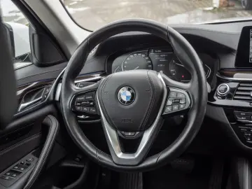 520d Luxury Line LASER+HUD+AHK+LEDER+eGSD+ACC+