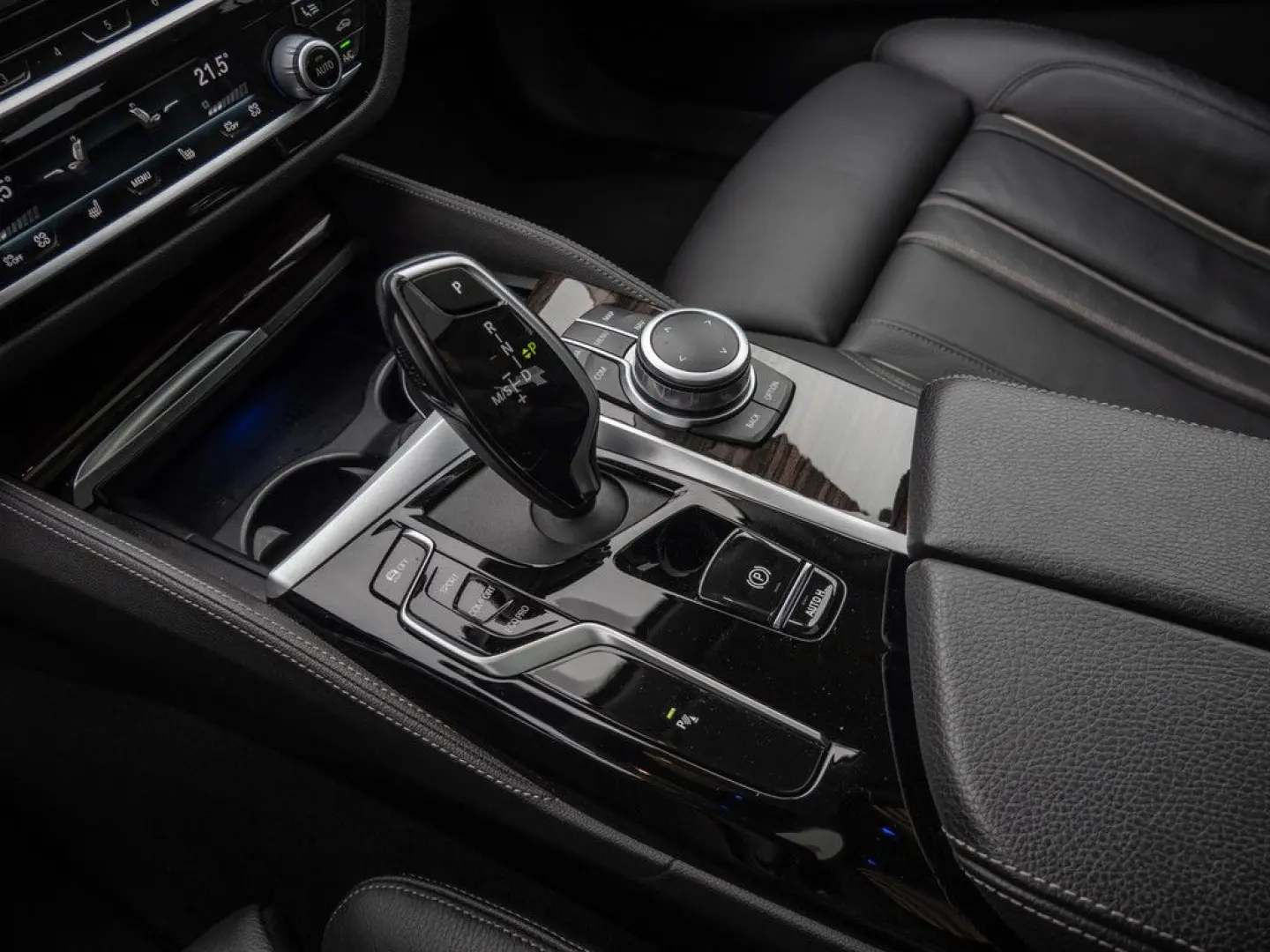 520d Luxury Line LASER+HUD+AHK+LEDER+eGSD+ACC+