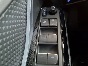 C-HR Hybrid Team D 2.0*LED*ACC Apple CarPlay*SHZ