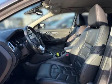 Qashqai 1.3 DIG-T Akari, SHZ, Pano-Dach, Leder