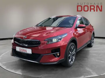 XCeed Spirit PHEV höher gelegt AHK Totwinkel