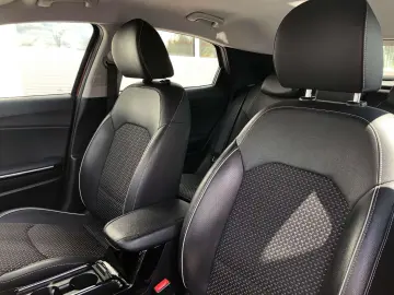 XCeed Spirit PHEV höher gelegt,AHK,Totwinkel