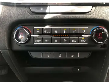 XCeed Spirit PHEV höher gelegt,AHK,Totwinkel