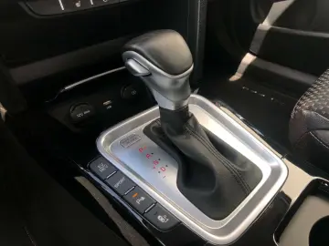 XCeed Spirit PHEV höher gelegt,AHK,Totwinkel