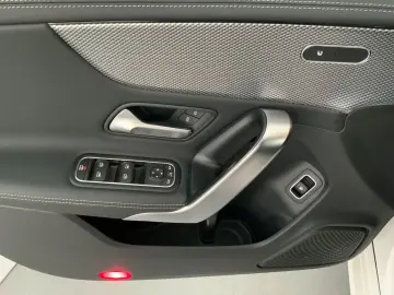 CLA 250 e Coupé Progr LED Distronic+ Totwinkel