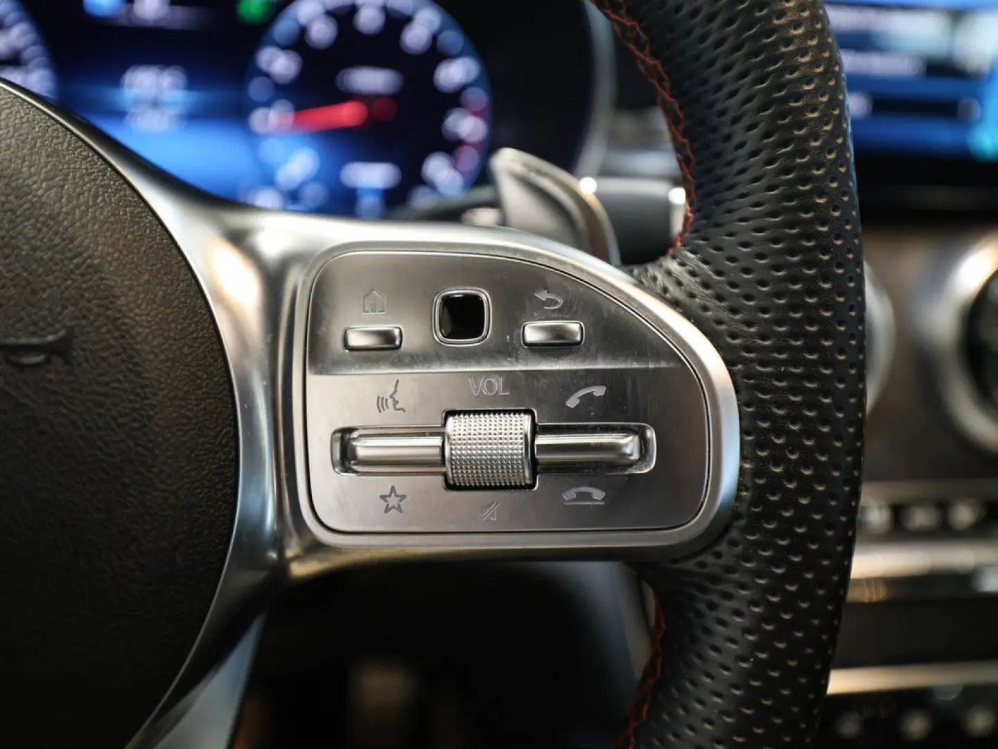GLC 43 AMG 4M AHK LED Pano Navi SHD Kamera Keyle