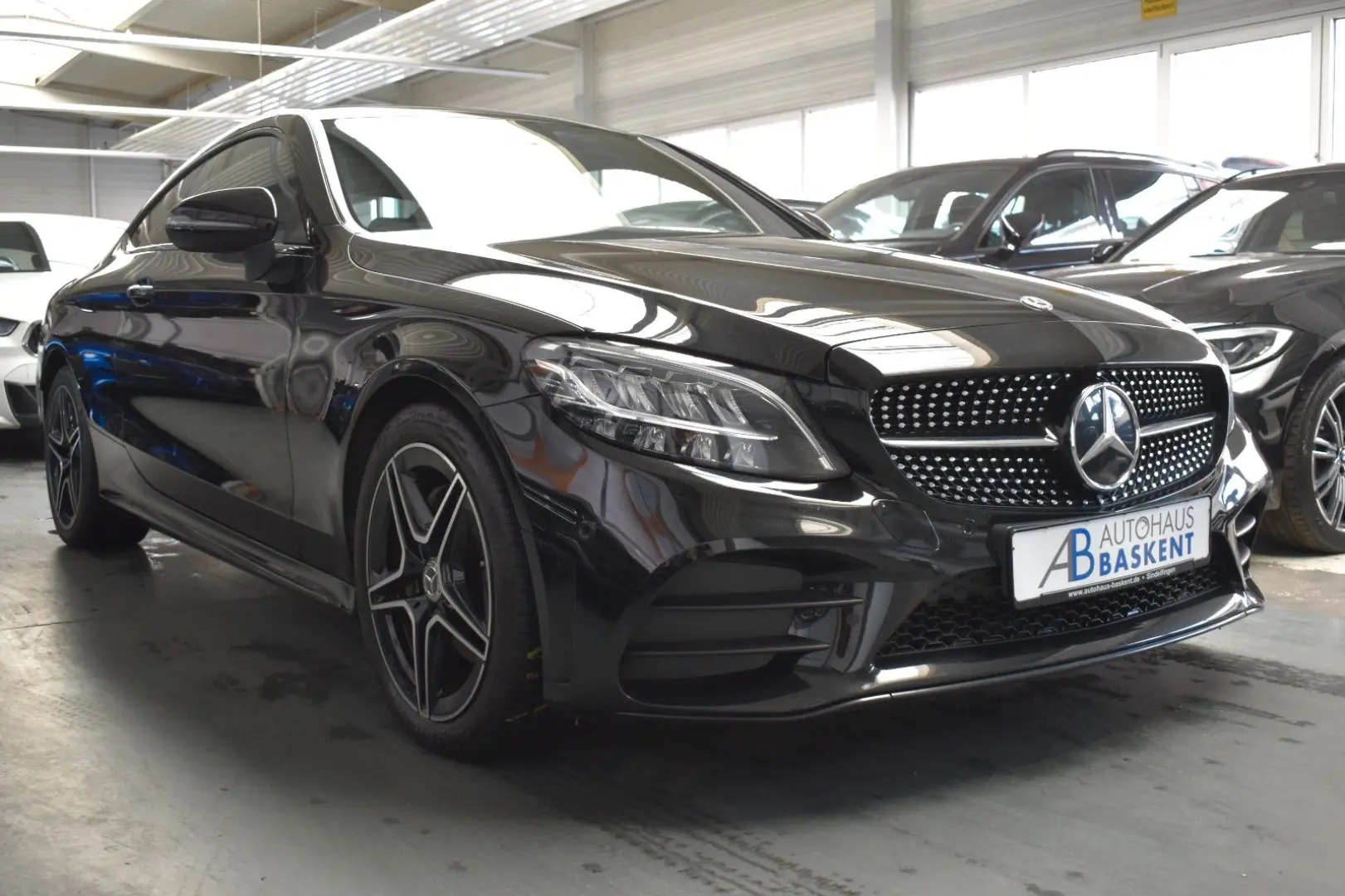 C 180 Coupe AMG LINE*NIGHT-PAKET*PANO*LED*SHZ