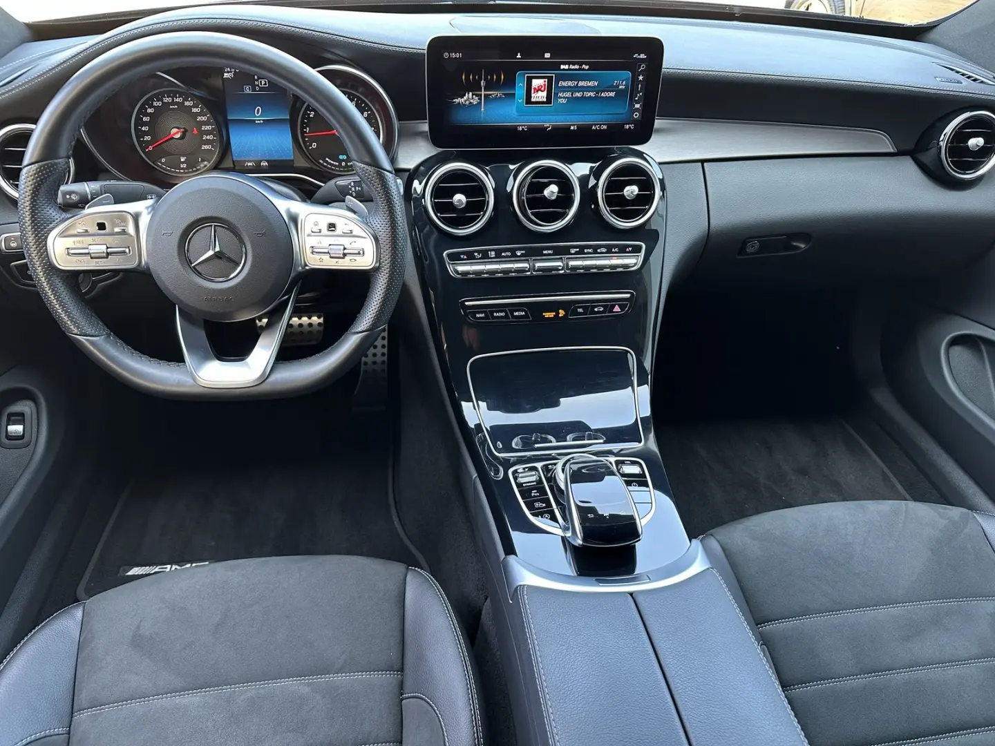 C 300 4M AMG-Line NAV+LED+KAMERA+CARPLAY+19ZO+1H