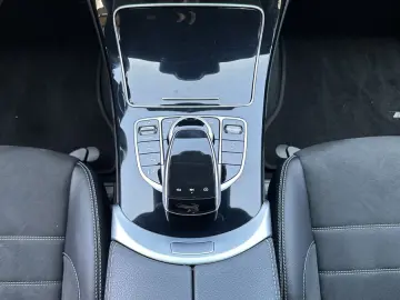 C 300 4M AMG-Line NAV+LED+KAMERA+CARPLAY+19ZO+1H
