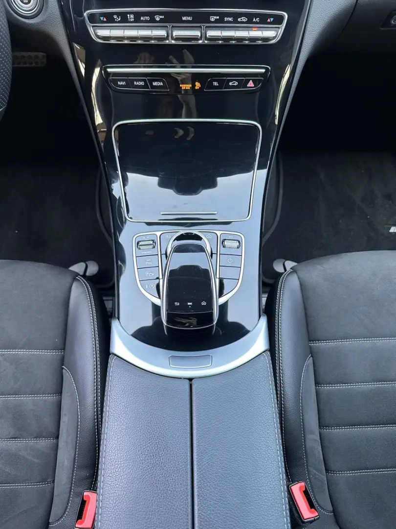 C 300 4M AMG-Line NAV+LED+KAMERA+CARPLAY+19ZO+1H
